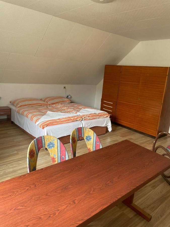 Penzion Fontána Hotel Náměšť nad Oslavou Kültér fotó