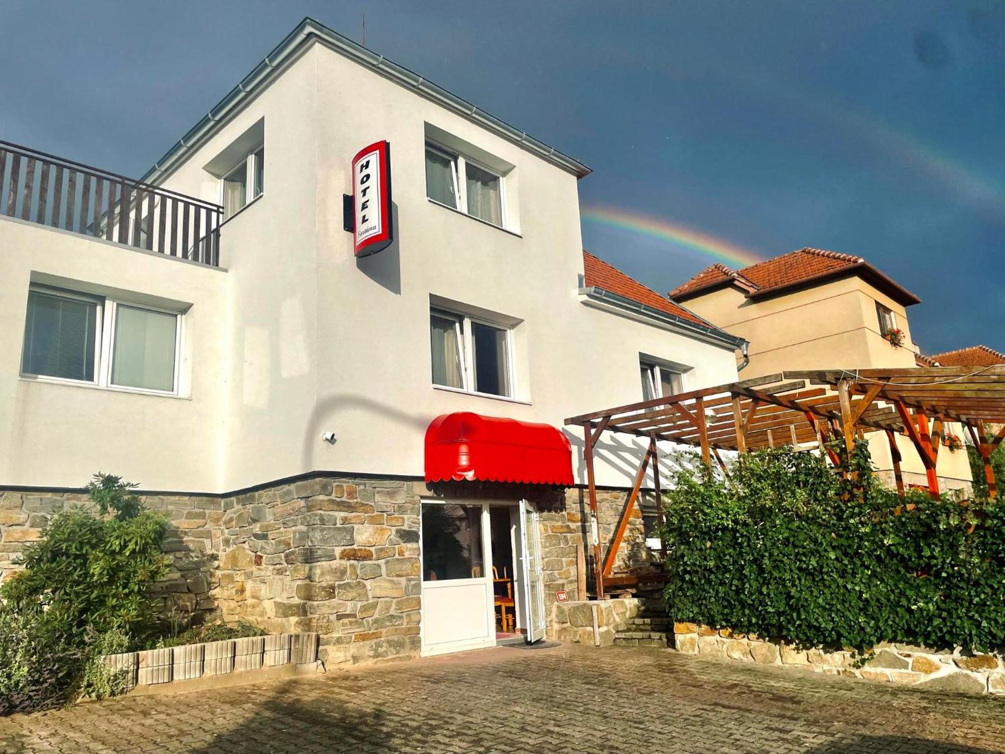 Penzion Fontána Hotel Náměšť nad Oslavou Kültér fotó